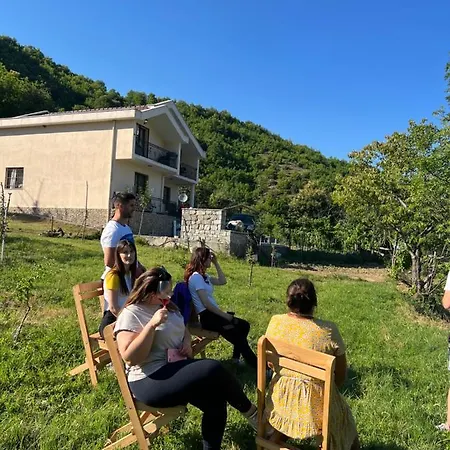 Bujtina Merturi Bed & Breakfast *