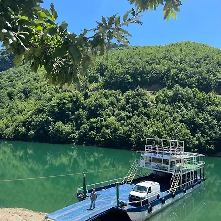Bed & Breakfast Bujtina Merturi Aprip