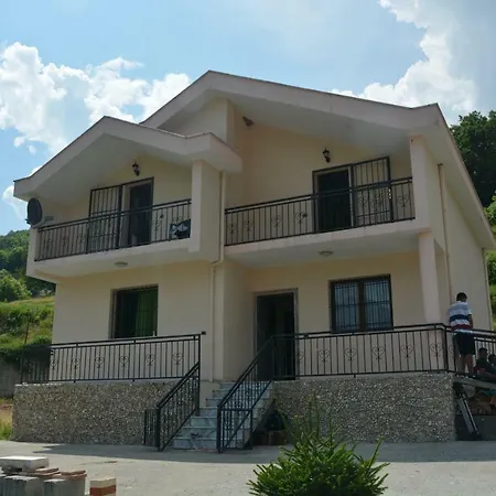 Bed & Breakfast Bujtina Merturi Aprip